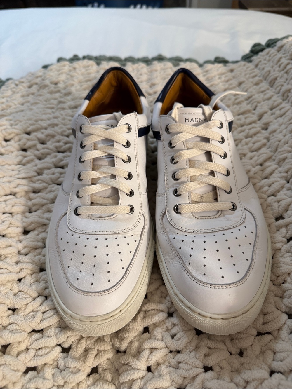 Magnanni White Leather Low-Top Sneakers with Navy Heel Tab